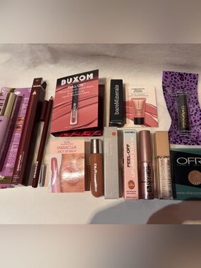 New in Box 11 piece lip 👄 and eye cosmetics set - Milani, Morphe, Buxom, NYX,+++